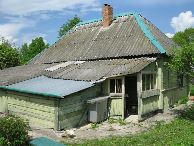 Kako popraviti puknut krovni škriljevac, bez mijenjanja listova